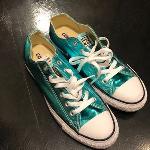 Brand New women converse sneakers